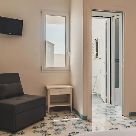 - La Casa Di Sofia By Diddoi דירה מרינה די מנקוורסה
